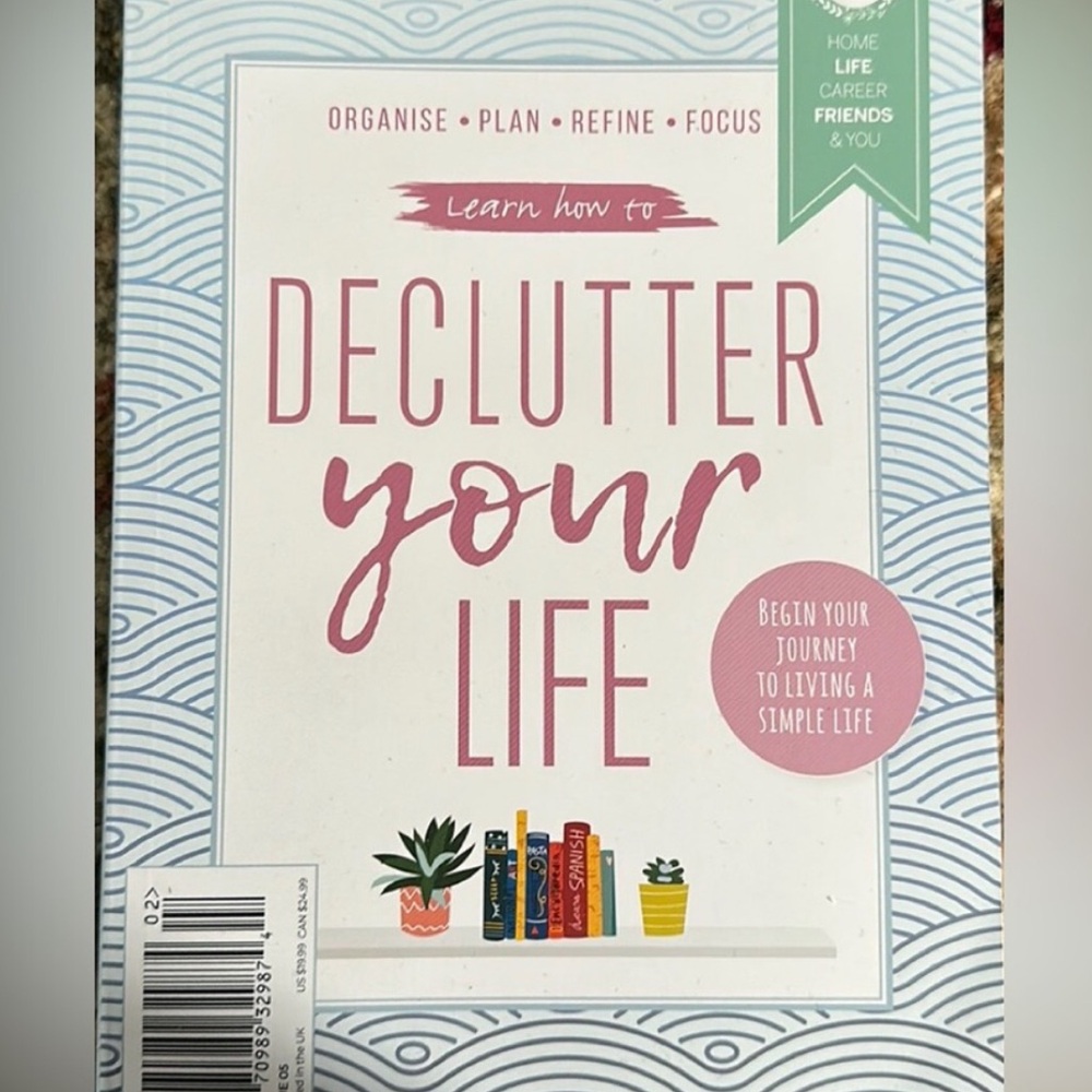 Brand new Declutter your life Book